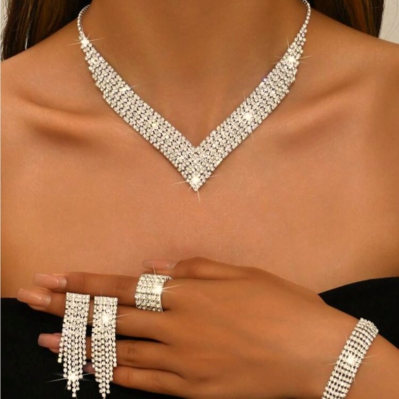 Formal Silver Rhinestone Necklace and Earring Set NEW 🏷️ - Picture 1 of 2